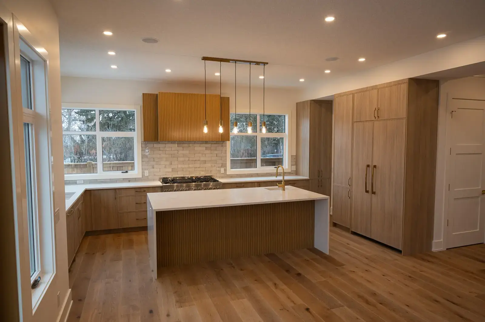 Vinyl Plank vs Laminate: Which is Right for Your Home?
